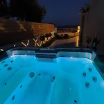 Malakion Lux Seaside Jacuzzi *