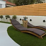 בית נופש Malakion Lux Seaside Jacuzzi