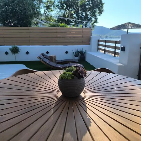 Malakion Lux Seaside Jacuzzi