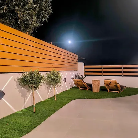 Malakion Lux Seaside Jacuzzi Feriehus Malaki